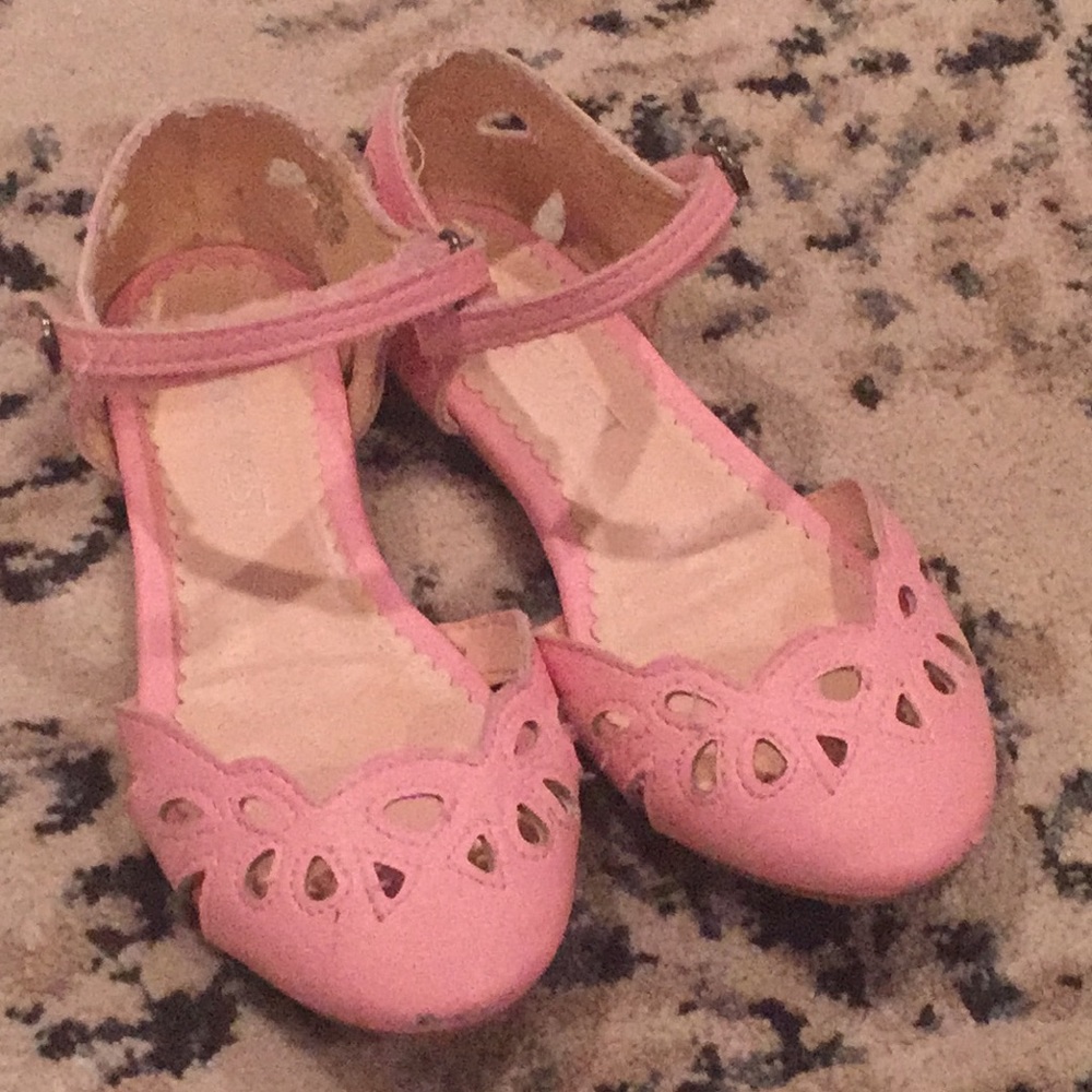 Nine West- Pink leather like strappy flat